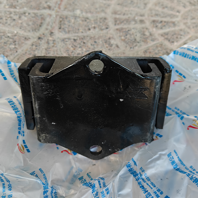 Jiefang bus engine bracket suspension cushion 6110 front engine rubber cushion